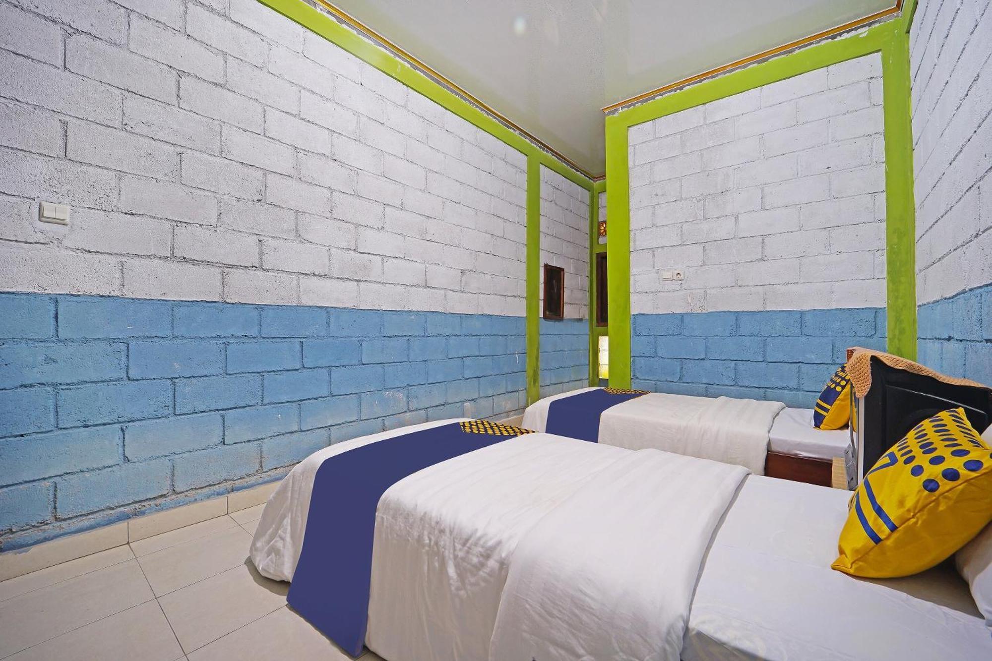 Spot On 91085 Griya Estu Wening Hotell Sleman  Exteriör bild