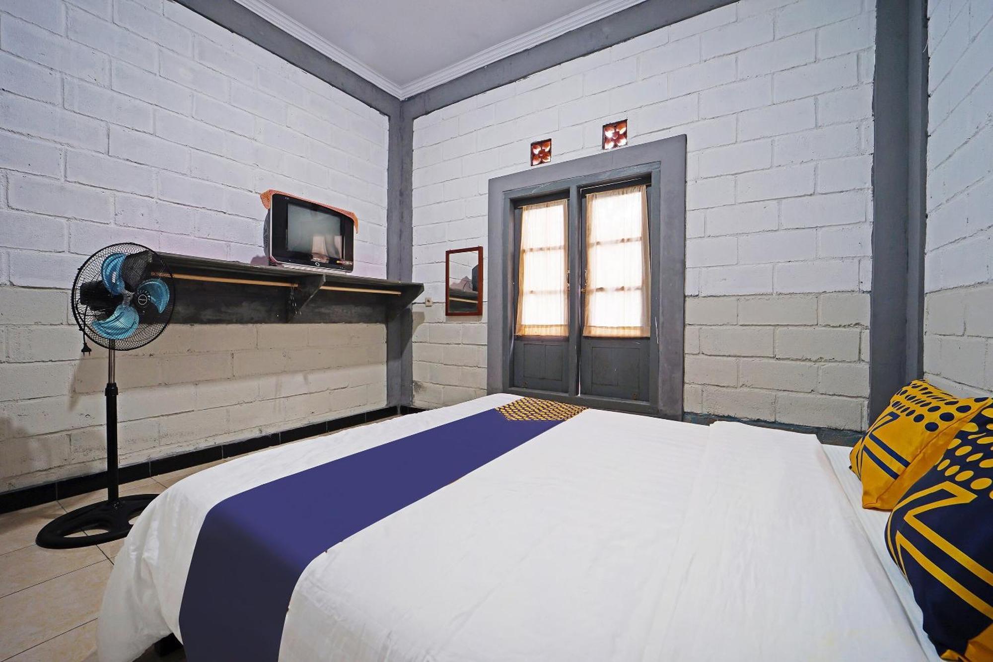 Spot On 91085 Griya Estu Wening Hotell Sleman  Exteriör bild