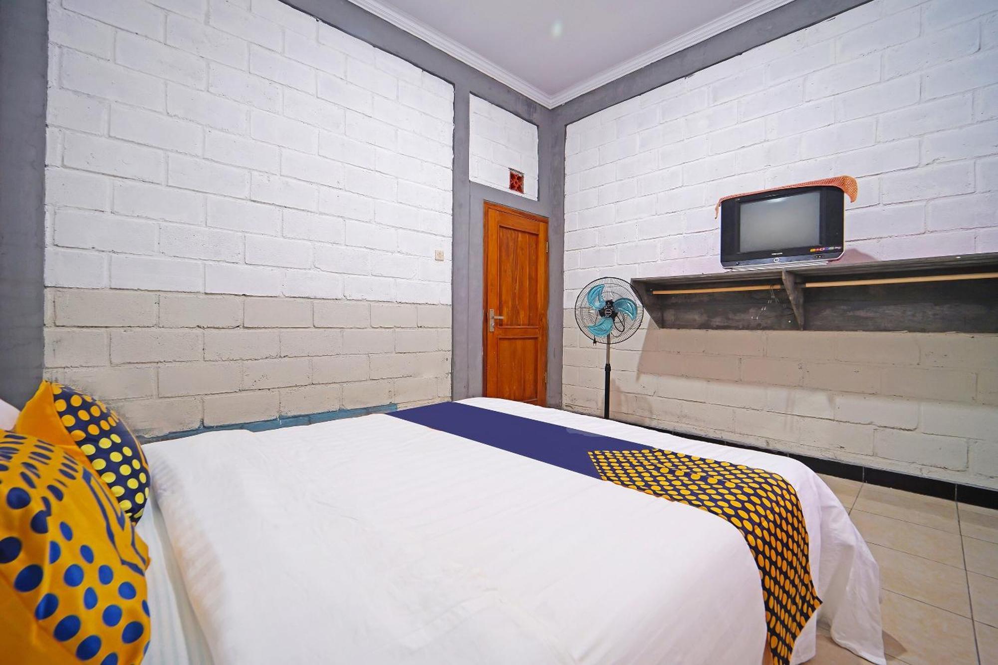 Spot On 91085 Griya Estu Wening Hotell Sleman  Exteriör bild