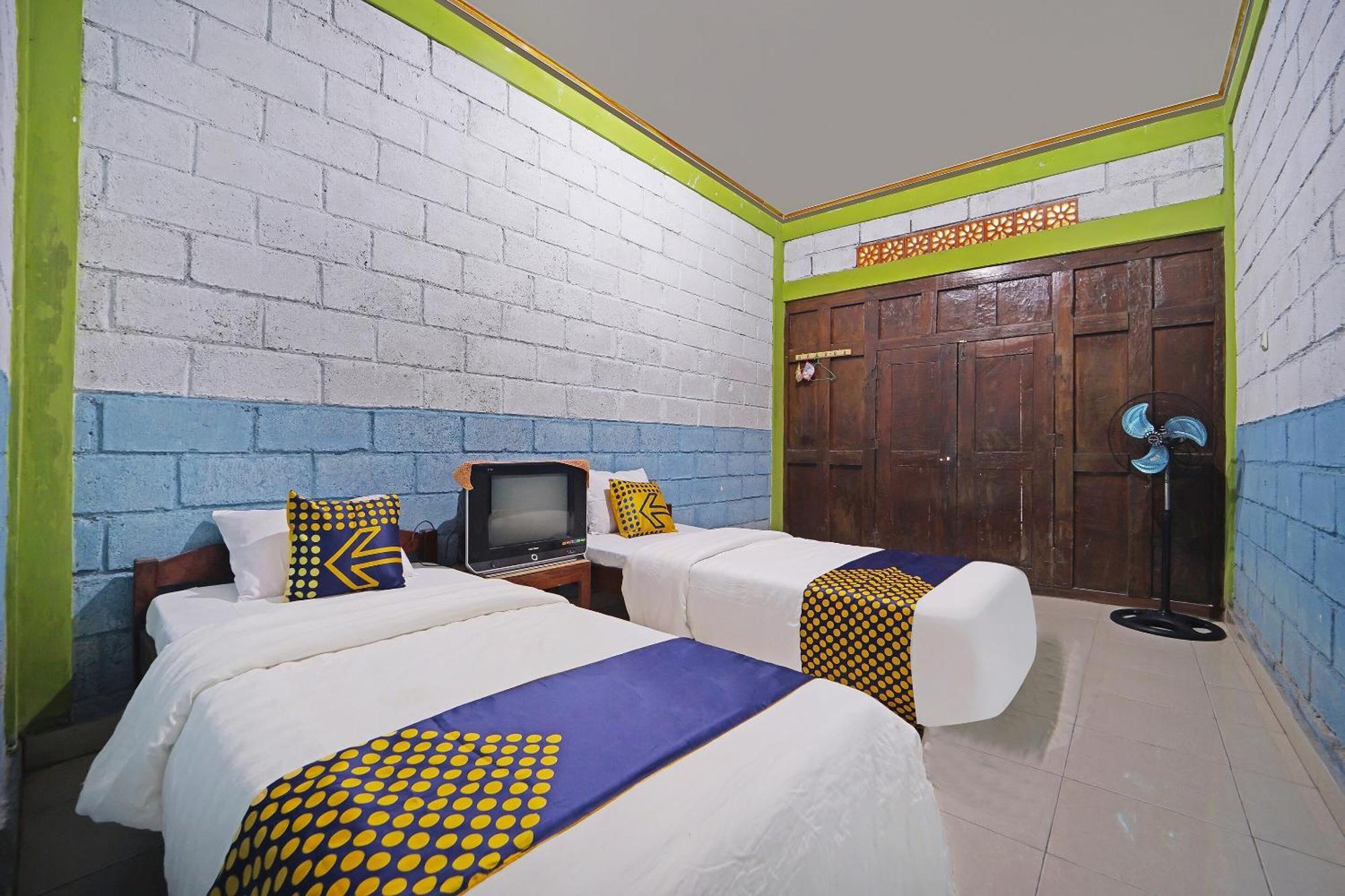 Spot On 91085 Griya Estu Wening Hotell Sleman  Exteriör bild