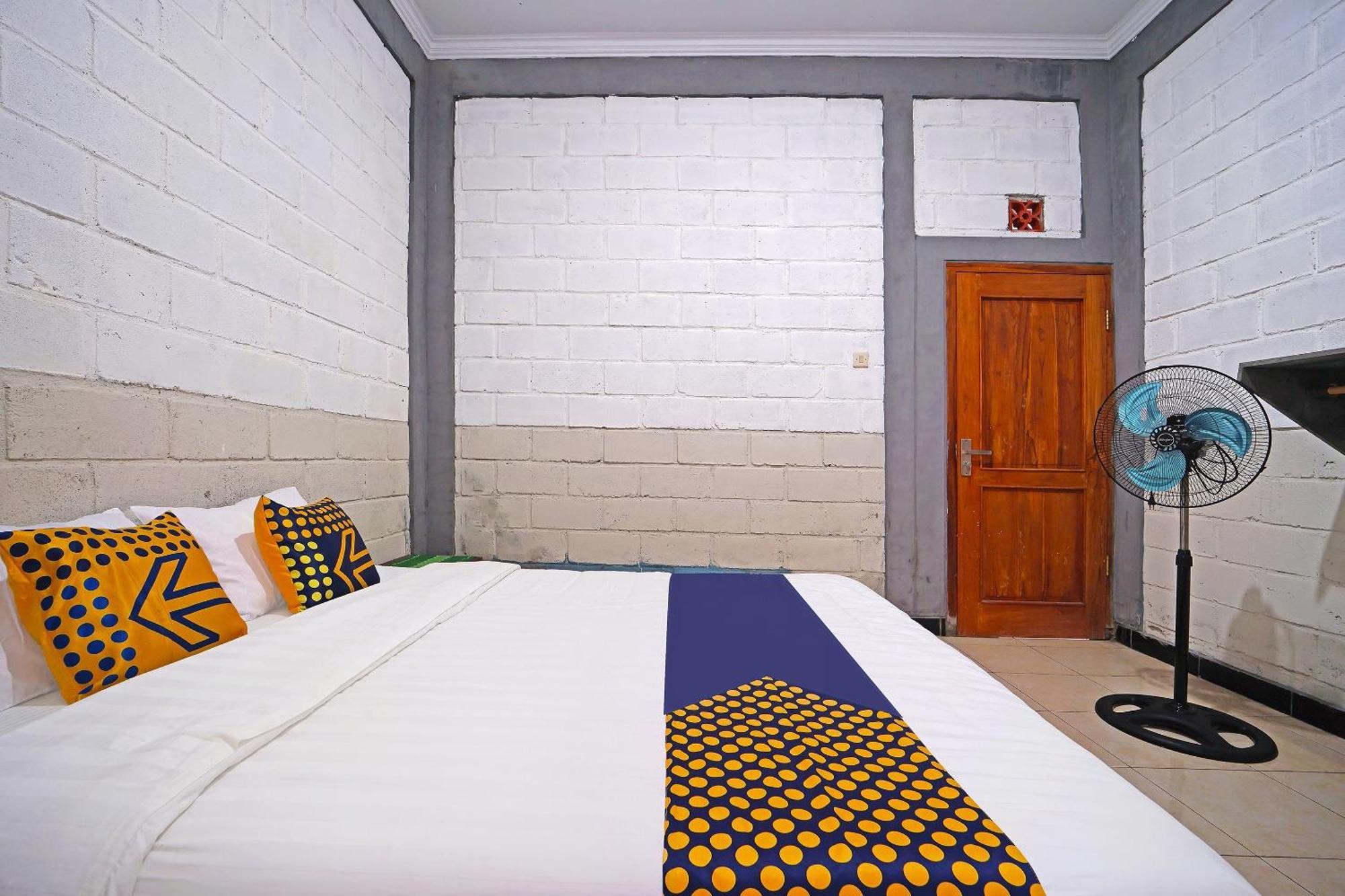 Spot On 91085 Griya Estu Wening Hotell Sleman  Exteriör bild